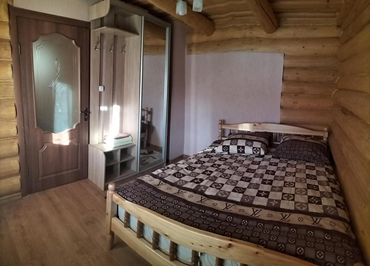 "Бджілка" І " Садиба Для Відпочинку" Lyuta Buitenkant foto